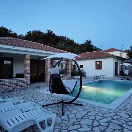 Homes Sintija Kampor