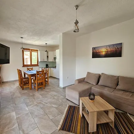 Homes Sintija Kampor