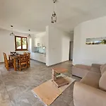 Vakantiehuis Homes Sintija Kampor
