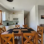 Vakantiehuis Homes Sintija Kampor