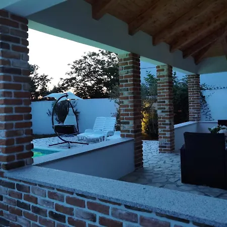 Casa de Férias Homes Sintija Kampor