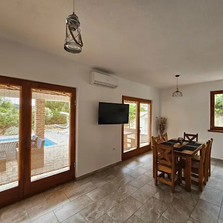 Homes Sintija Casa de Férias