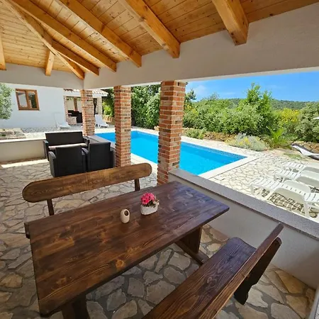 Homes Sintija Casa de Férias Kampor