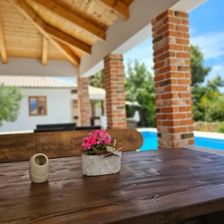 Homes Sintija * Kampor