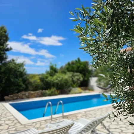 Casa de Férias Homes Sintija Kampor