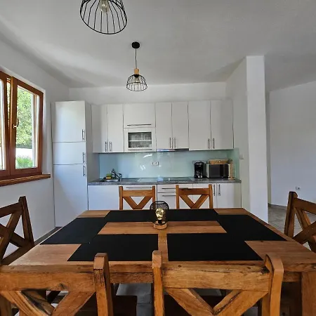 Homes Sintija Casa de Férias