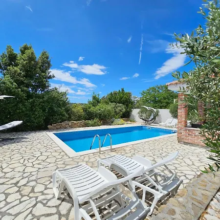 Homes Sintija * Kampor