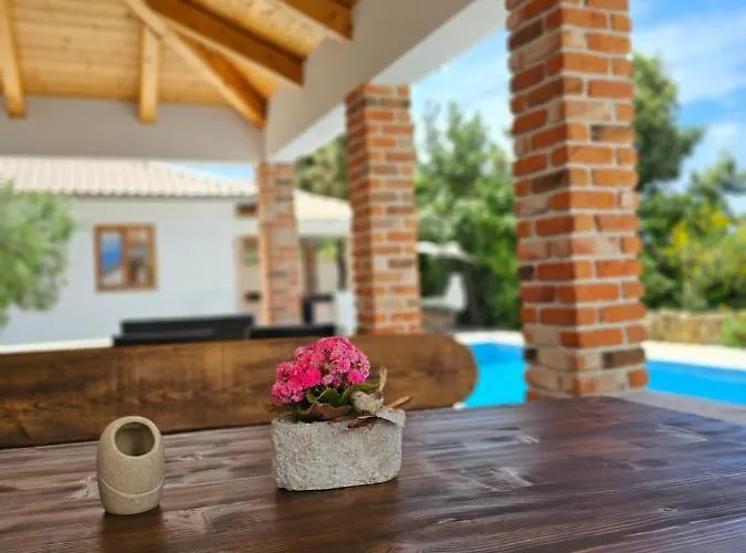 Homes Sintija * Kampor
